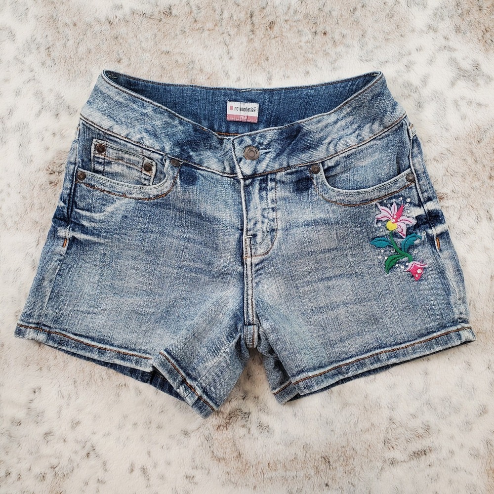 Vtg Juniors Size 9 No Boundaries Y2K Mid Rise Stone Wash Shorts Floral Embroider